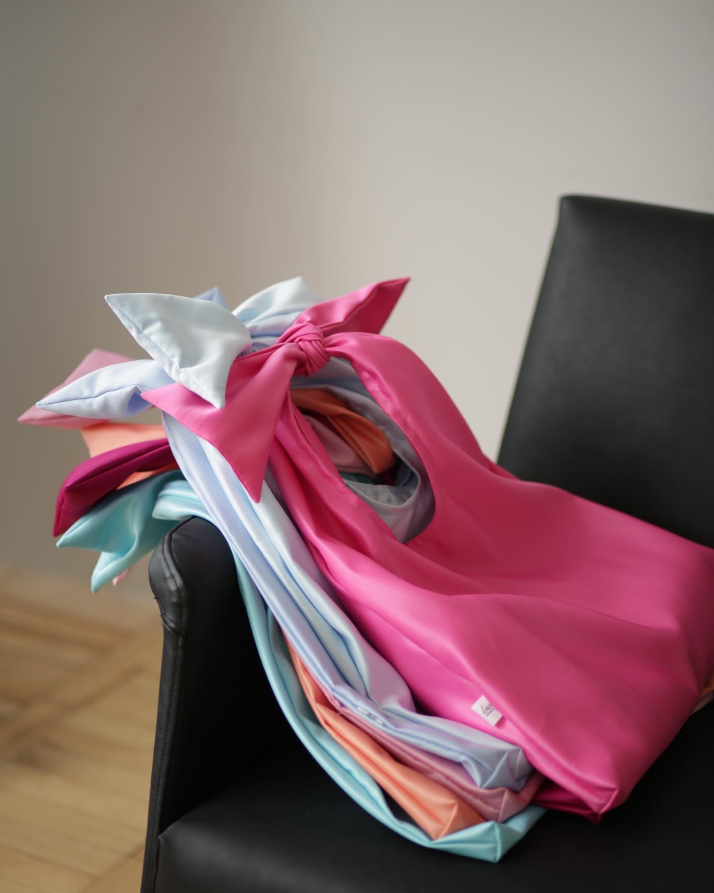 ბანტიანი ნაჭრის ჩანთა