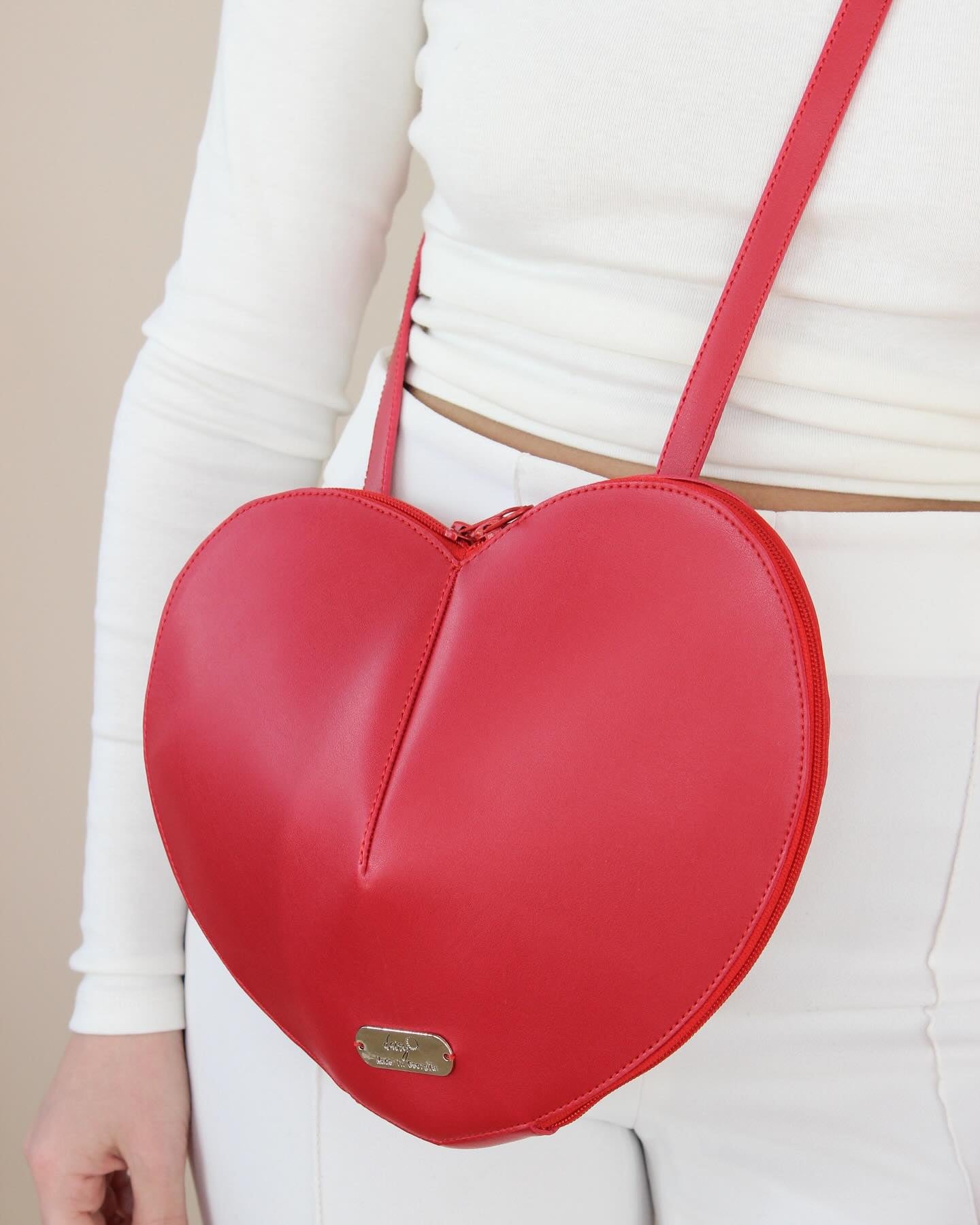 გულის ფორმის ჩანთა