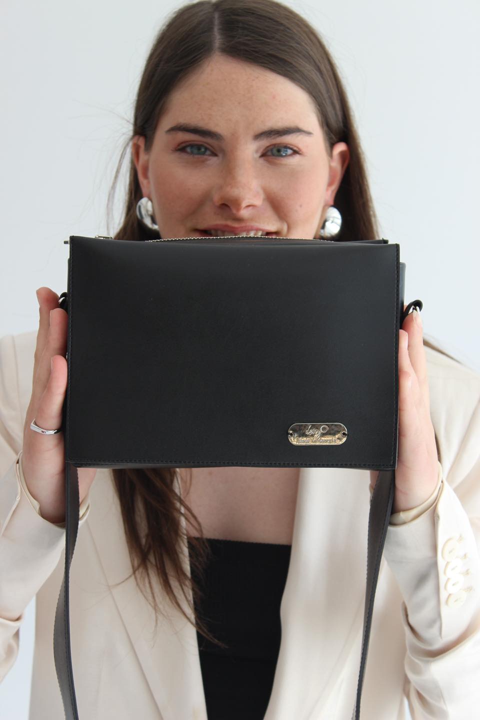 ეკო ტყავის გადასაკიდი ჩანთა