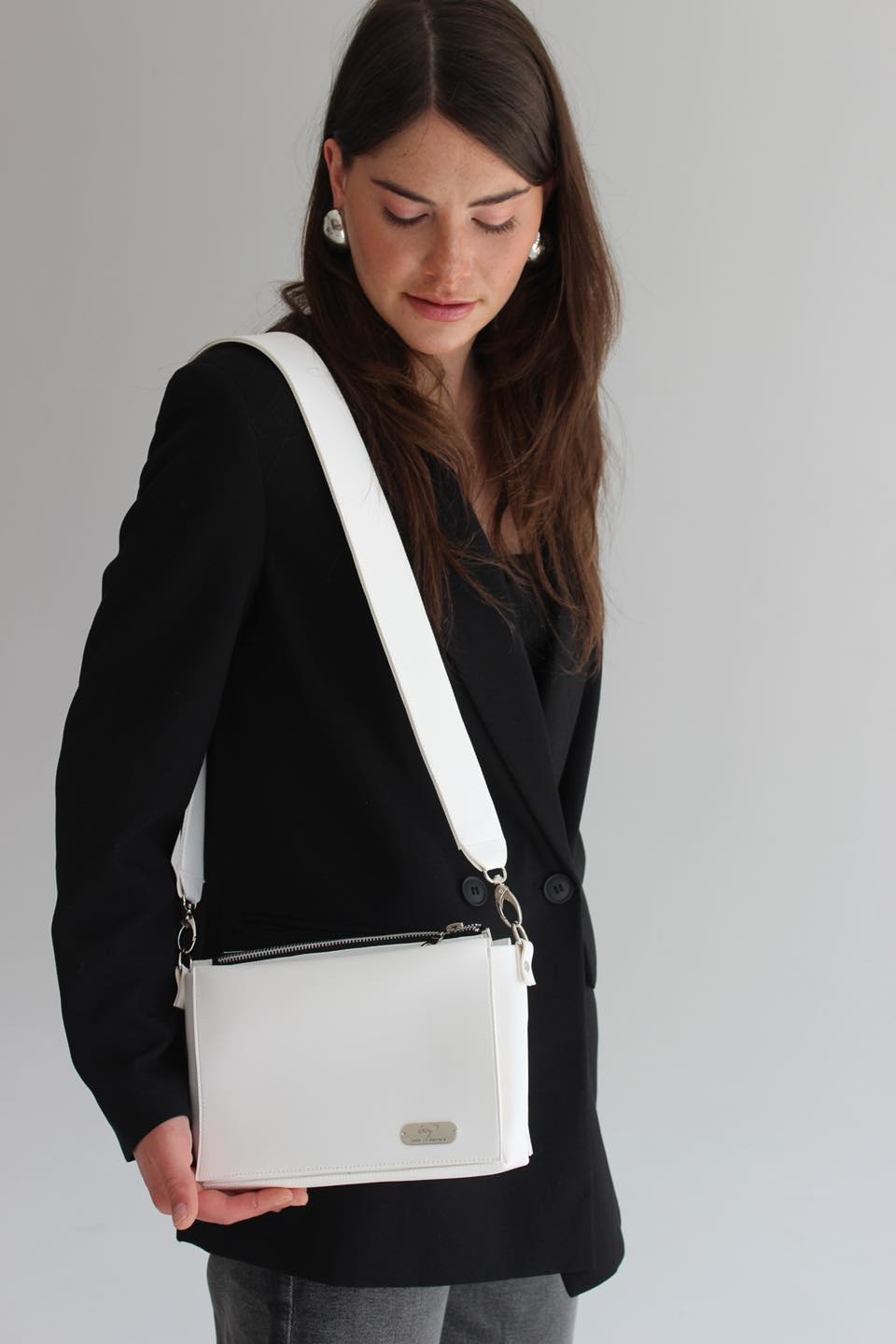 ეკო ტყავის გადასაკიდი ჩანთა