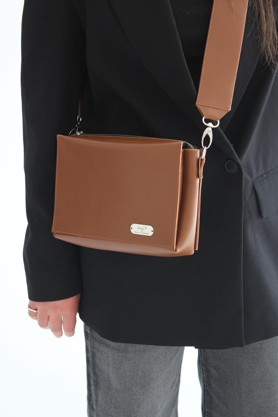 ეკო ტყავის გადასაკიდი ჩანთა