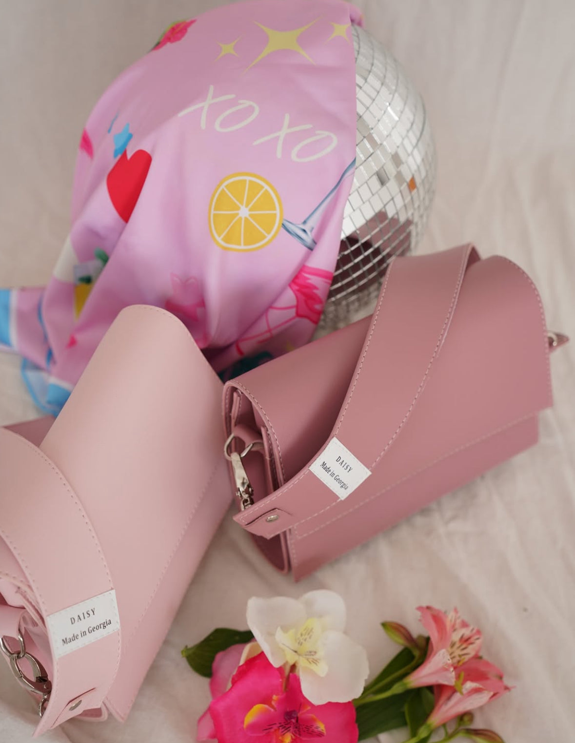 ტყავის ხელჩანთა