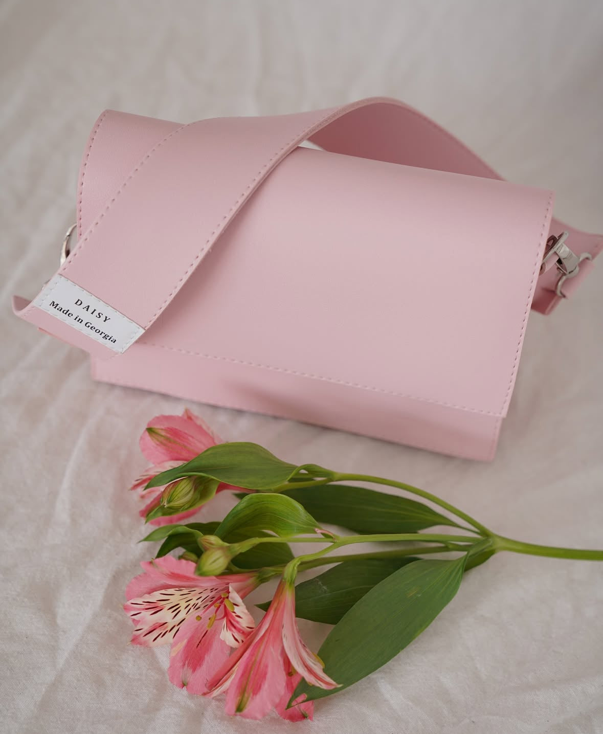 ტყავის ხელჩანთა