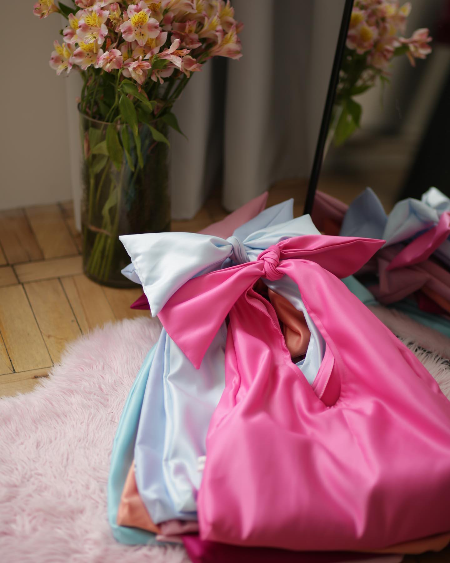 ბანტიანი ნაჭრის ჩანთა