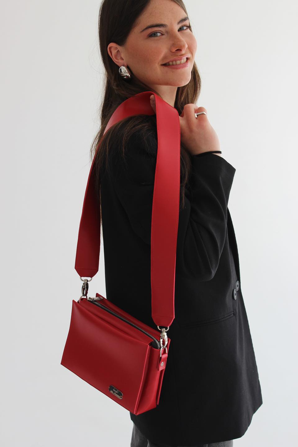 ეკო ტყავის გადასაკიდი ჩანთა