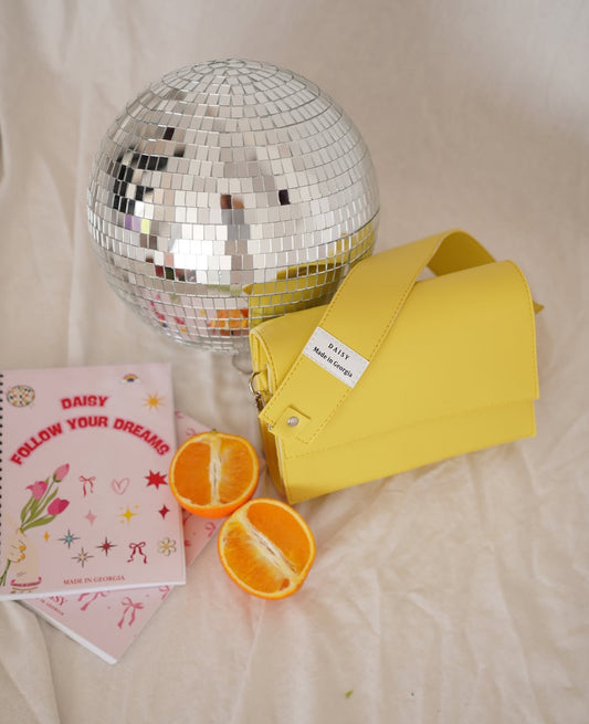 ტყავის ხელჩანთა