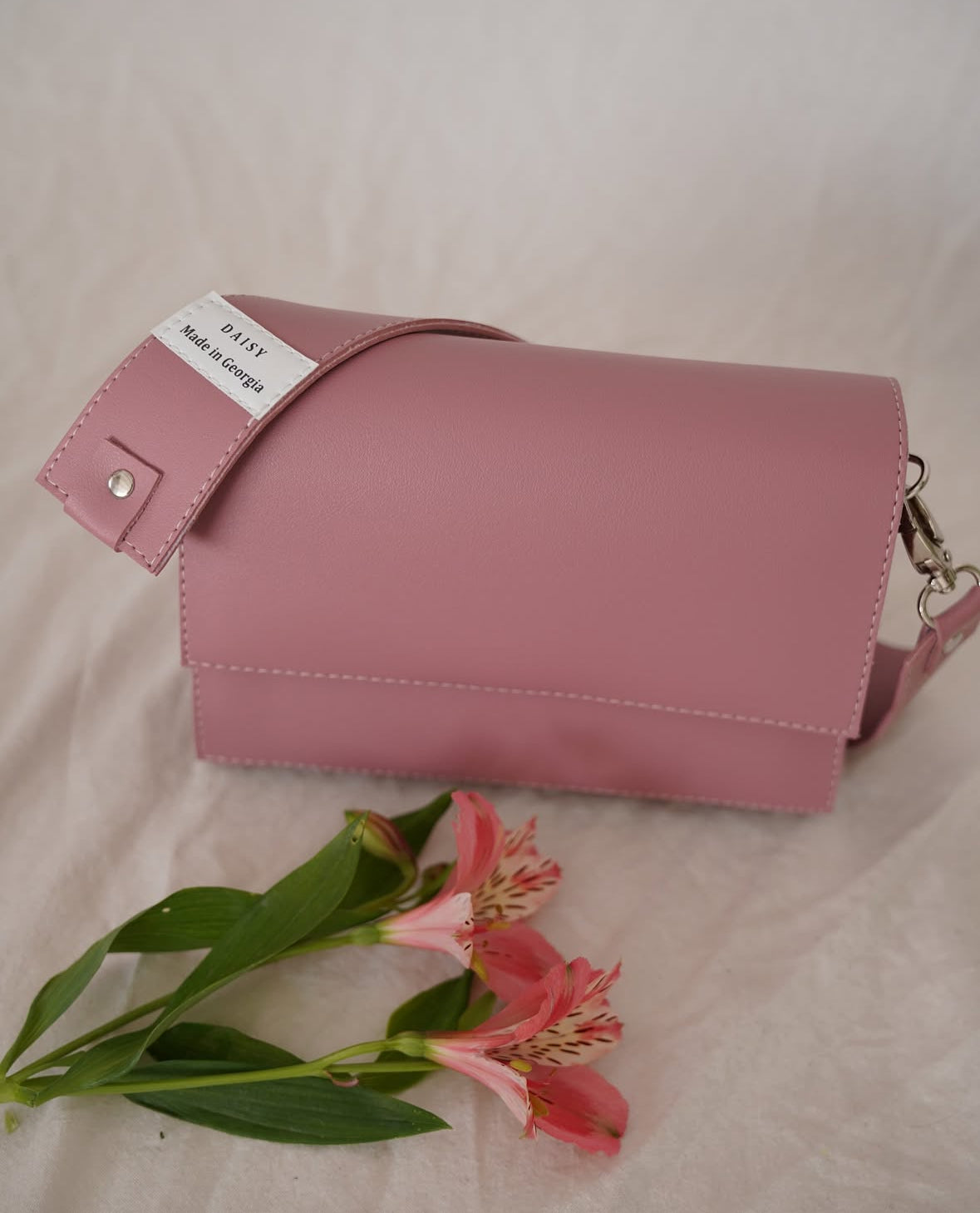 ტყავის ხელჩანთა