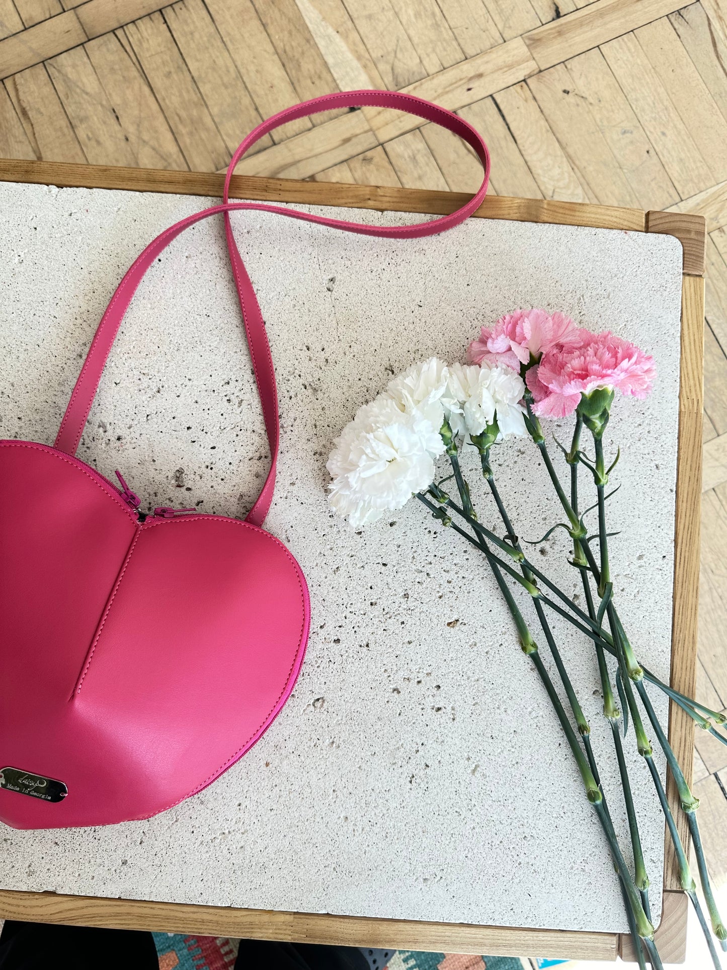 გულის ფორმის ჩანთა